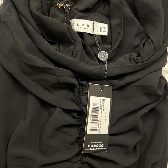 WHIMSICAL
BLACK CHIFFON PLUNGE
FISHTAIL MAXI DRESS WITH
SCARF DESIGN - Picture 10 of 10